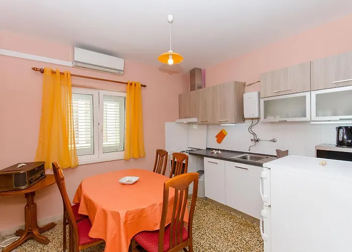 Town View Apartment *
